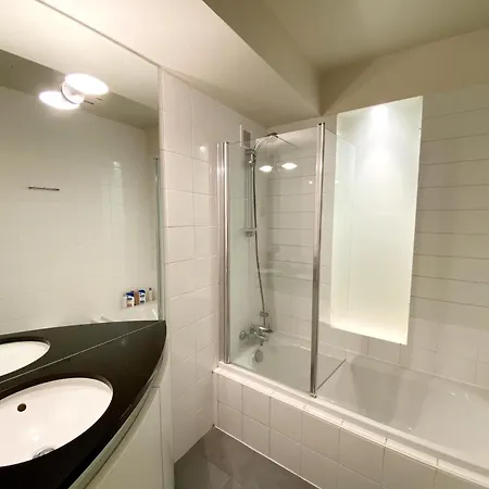 In With Sea View, Cleaning Included